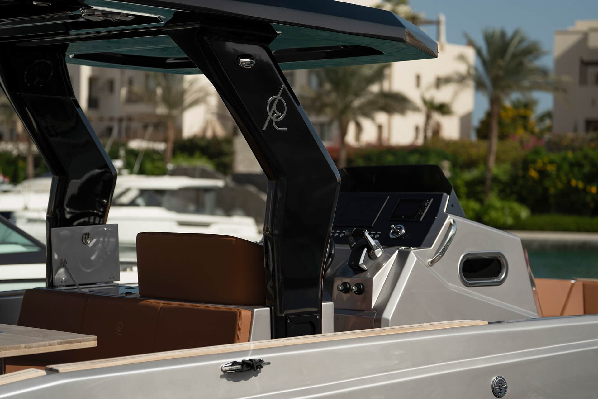 E35  gallery 12